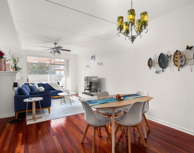 656 Pearson Street - Photo Thumbnail 6