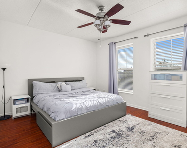 656 Pearson Street - Photo Thumbnail 12