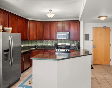 656 Pearson Street - Photo Thumbnail 9