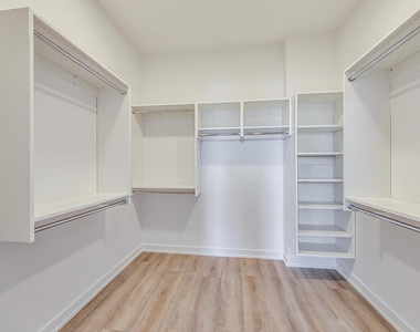 8025 Skokie Boulevard - Photo Thumbnail 11