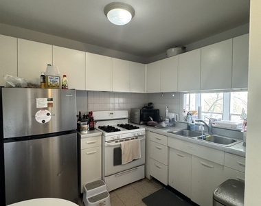 1401 E 55th Street - Photo Thumbnail 7
