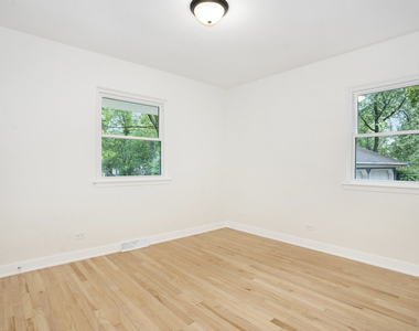48 Oakwood Drive - Photo Thumbnail 8