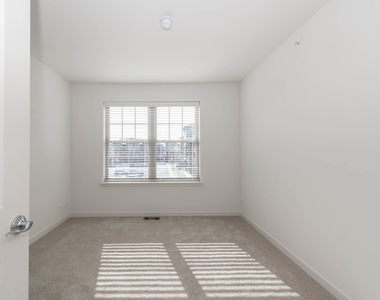 21599 W Field Court - Photo Thumbnail 7