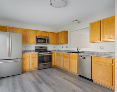 2745 Canyon Drive - Photo Thumbnail 7