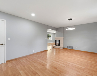 152 Crestwood Drive - Photo Thumbnail 16