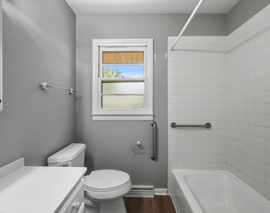 152 Crestwood Drive - Photo Thumbnail 12