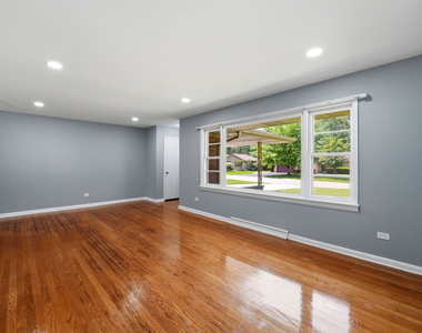 152 Crestwood Drive - Photo Thumbnail 4