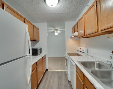 1800 Huntington Boulevard - Photo Thumbnail 2