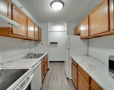 1800 Huntington Boulevard - Photo Thumbnail 3