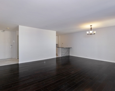 5701 N Sheridan Road - Photo Thumbnail 3