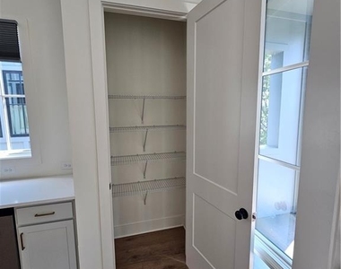 1294 Longreen Terrace Nw - Photo Thumbnail 6