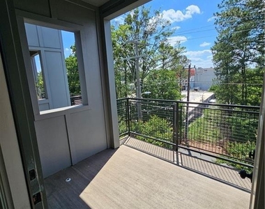 1294 Longreen Terrace Nw - Photo Thumbnail 9