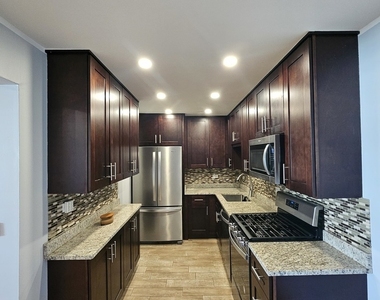 5358 N Cumberland Avenue - Photo Thumbnail 3