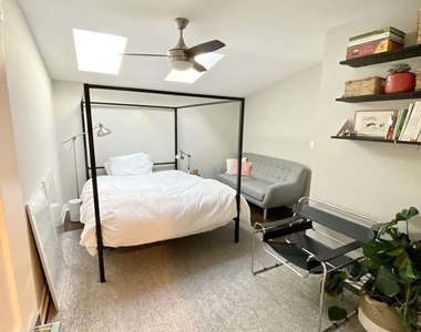 1854 W 18th Street - Photo Thumbnail 4