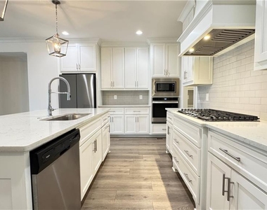 227 Nash Street - Photo Thumbnail 9