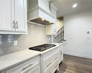 227 Nash Street - Photo Thumbnail 7