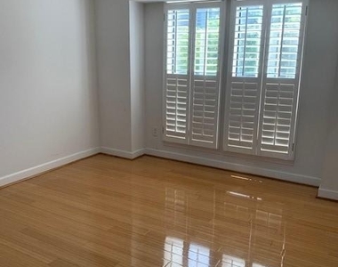 613 Granville Court - Photo Thumbnail 7