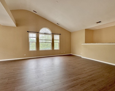2905 Stonewater Drive - Photo Thumbnail 5