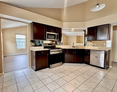 2905 Stonewater Drive - Photo Thumbnail 8