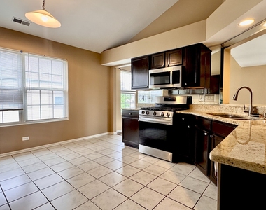 2905 Stonewater Drive - Photo Thumbnail 7