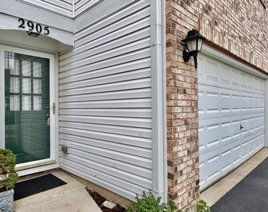 2905 Stonewater Drive - Photo Thumbnail 2