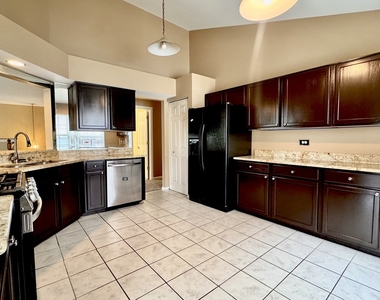 2905 Stonewater Drive - Photo Thumbnail 10