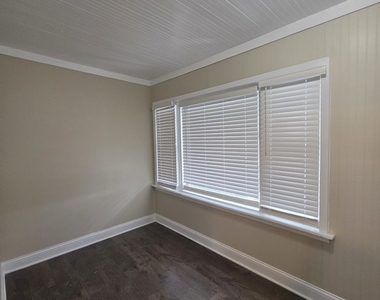 12019 S Perry Avenue - Photo Thumbnail 6