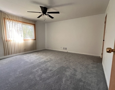 9594 S Colfax Avenue - Photo Thumbnail 8