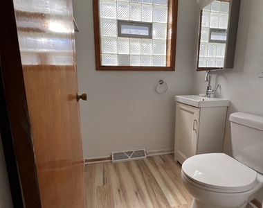 9594 S Colfax Avenue - Photo Thumbnail 6