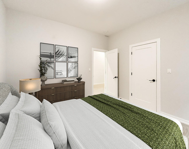 552 E 46th Place - Photo Thumbnail 4
