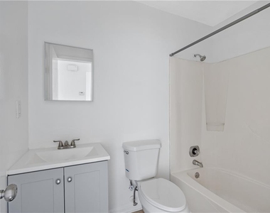 233 Tanglewood Drive - Photo Thumbnail 12