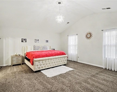 1241 England Terrace - Photo Thumbnail 7