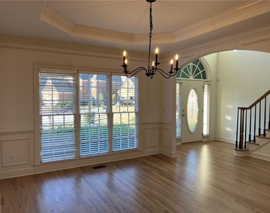 4782 Ellington Court - Photo Thumbnail 2