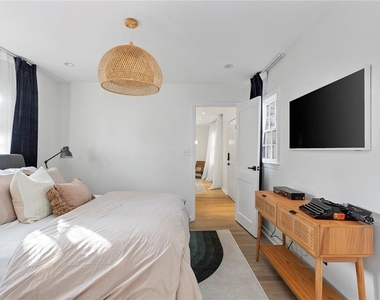 716 Stokeswood Avenue Se - Photo Thumbnail 9