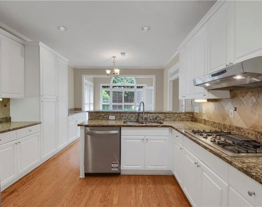 312 Declaire Way Ne - Photo Thumbnail 8