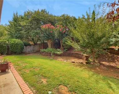 312 Declaire Way Ne - Photo Thumbnail 18