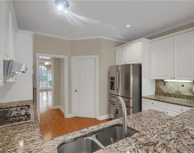 312 Declaire Way Ne - Photo Thumbnail 6