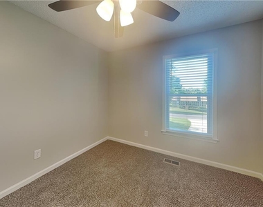 59 Wendy Way - Photo Thumbnail 12
