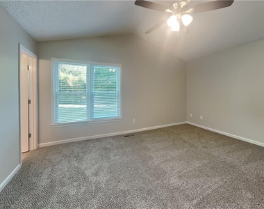 59 Wendy Way - Photo Thumbnail 4