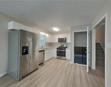 59 Wendy Way - Photo Thumbnail 2
