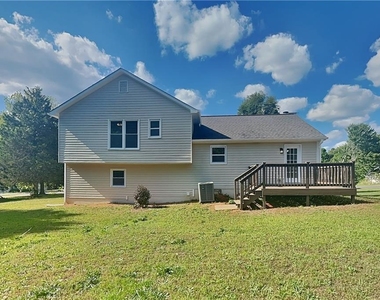59 Wendy Way - Photo Thumbnail 16