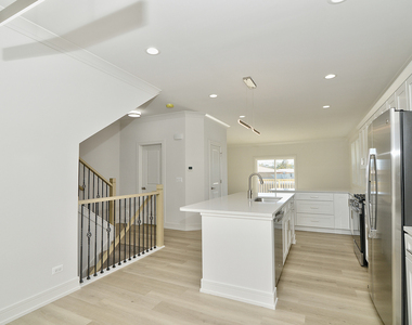 212 Walnut Street N - Photo Thumbnail 5
