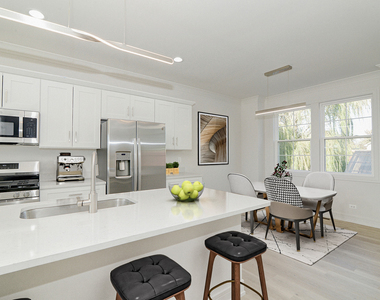 212 Walnut Street N - Photo Thumbnail 2
