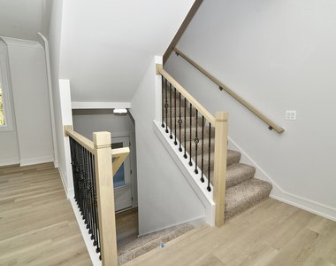 212 Walnut Street N - Photo Thumbnail 10
