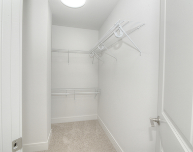 212 Walnut Street N - Photo Thumbnail 17
