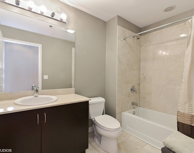 303 W Ohio Street - Photo Thumbnail 6