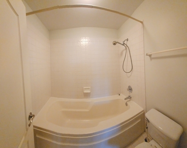 225 Willow Parkway - Photo Thumbnail 18
