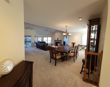 225 Willow Parkway - Photo Thumbnail 4