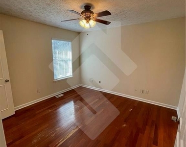 4267 Grogan Street Nw - Photo Thumbnail 19