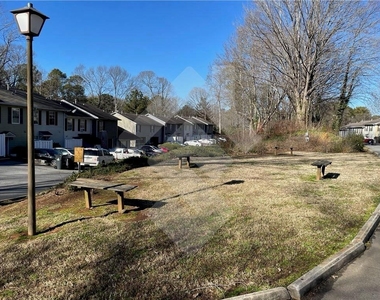 4267 Grogan Street Nw - Photo Thumbnail 32